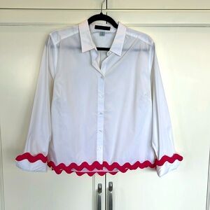Pearly vine White with pink scalloping blouse!